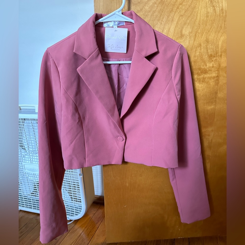 Cropped pink blazer